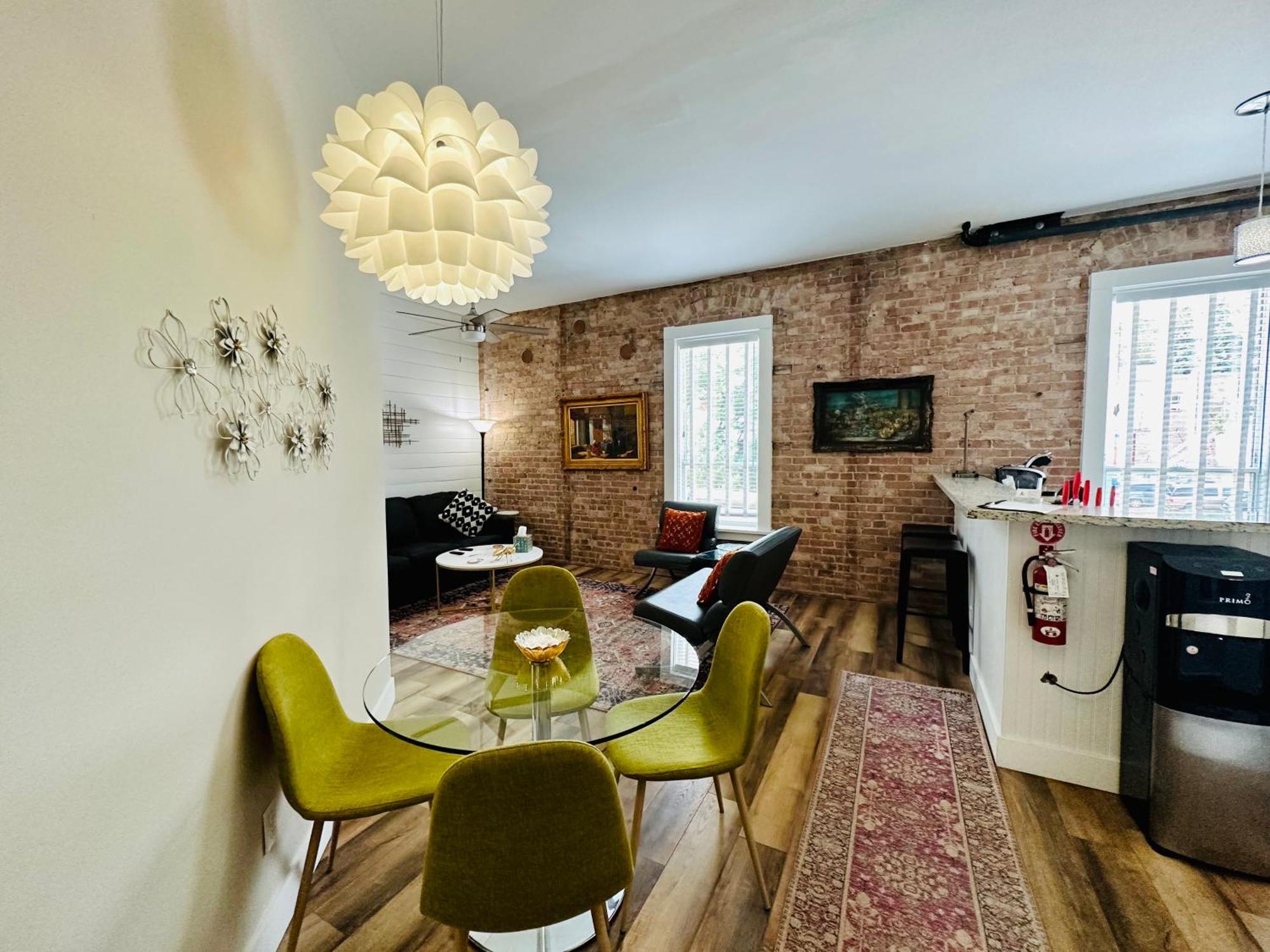 Bisbee Brownstone Suites Exterior photo