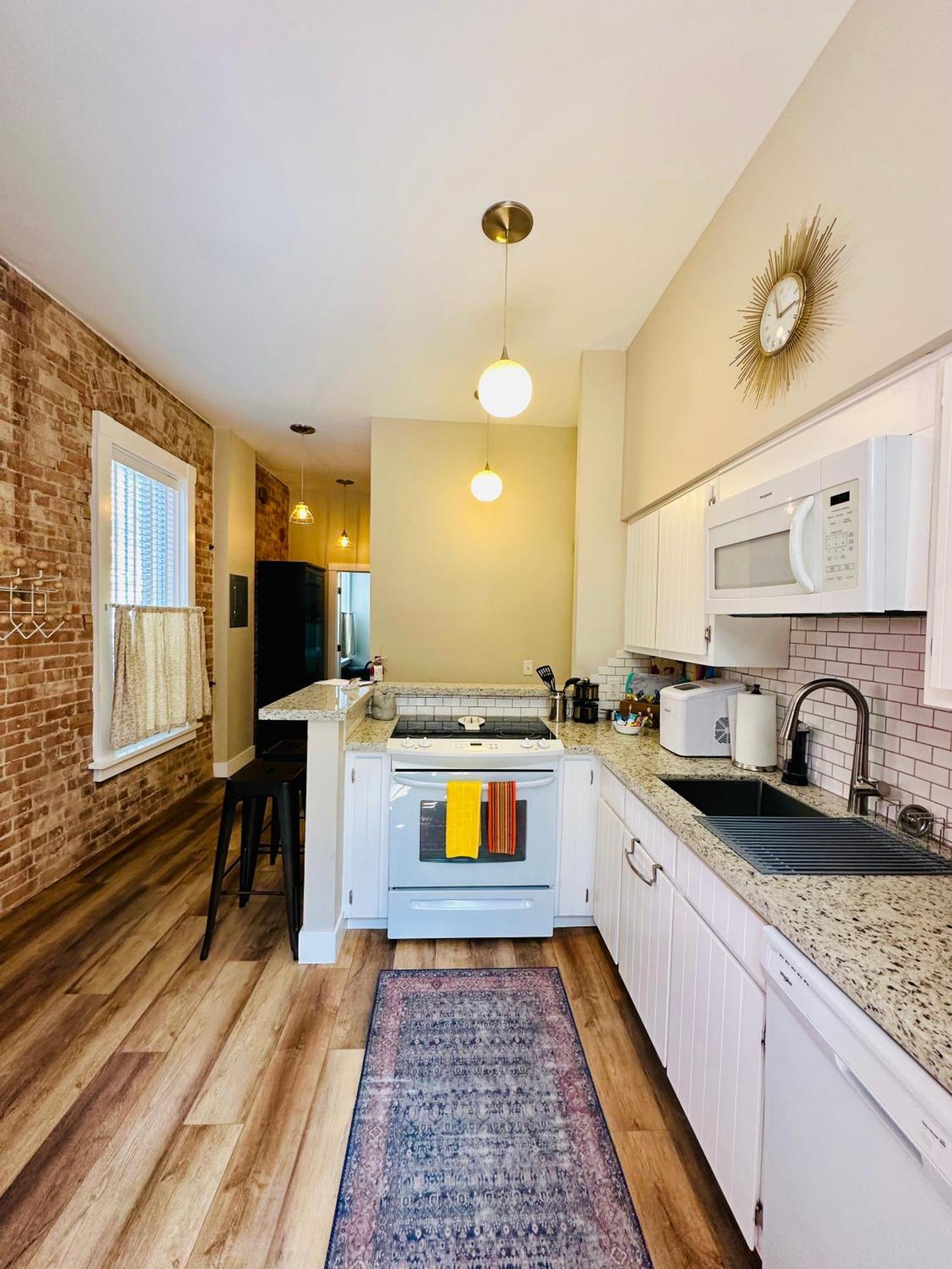 Bisbee Brownstone Suites Exterior photo