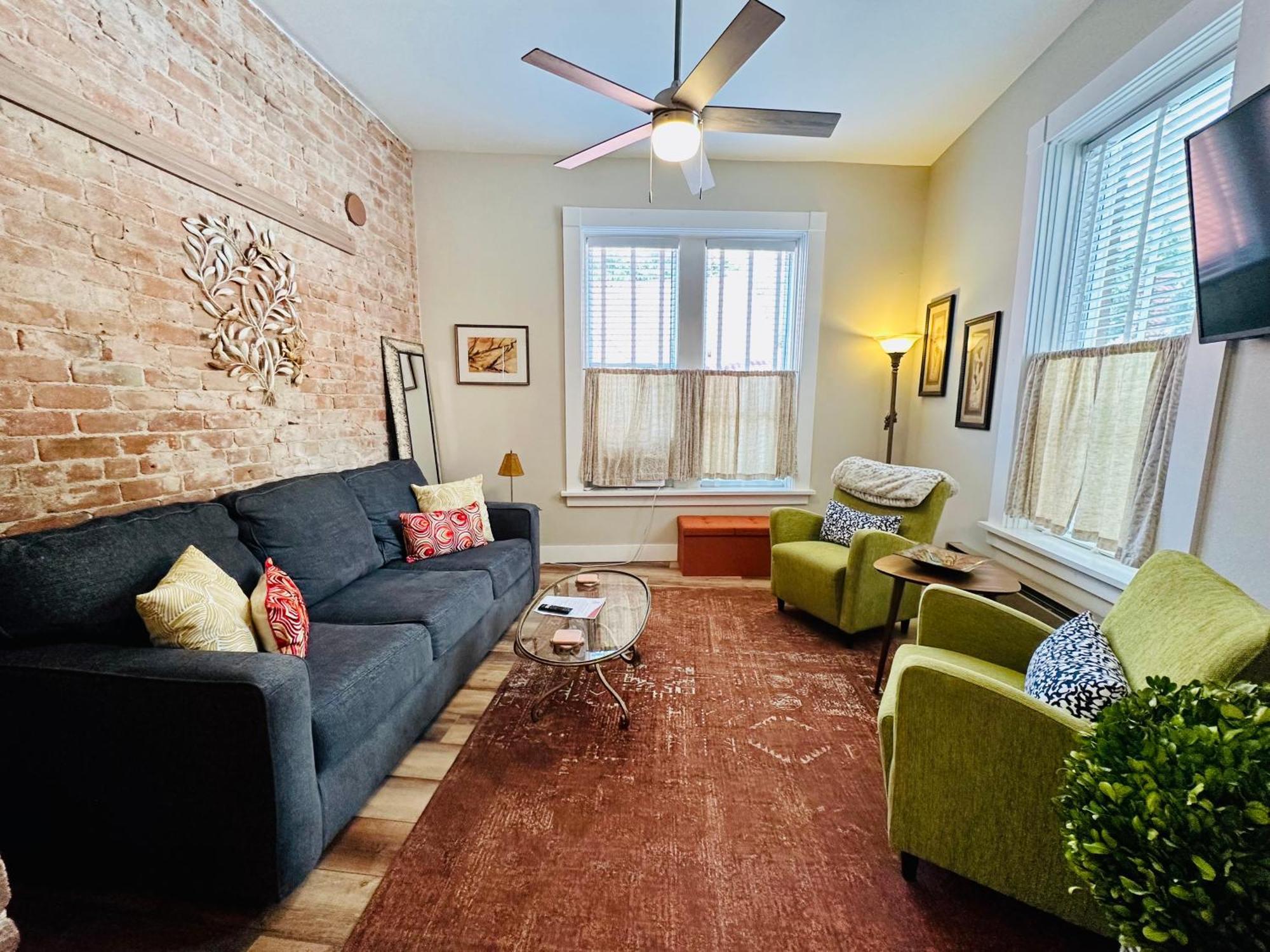 Bisbee Brownstone Suites Exterior photo